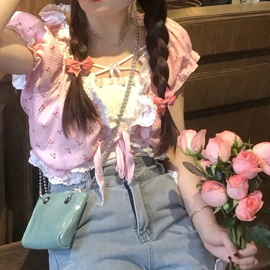蒂拉和兰妮劫火车